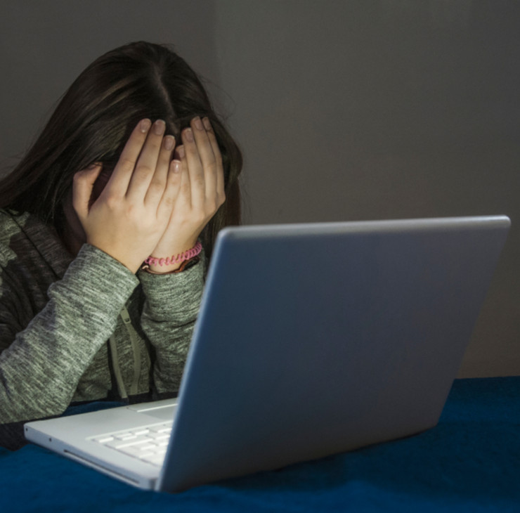 Le cyberharcèlement ; se protéger contre le cyberharcèlement ; numéro cyberharcèlement ; cyberharcèlement numéro ; 
